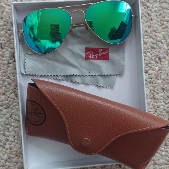 Ray Ban RB3025 112/4L 58 MM Gold, Blue Mirror Polarized Aviator - Picture 1 of 13